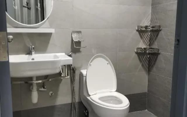 Duplex Apartment Lakeview - Free Netflix & WiFi - photo 5