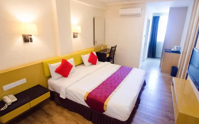 Grand Eastern Hotel - photo 3