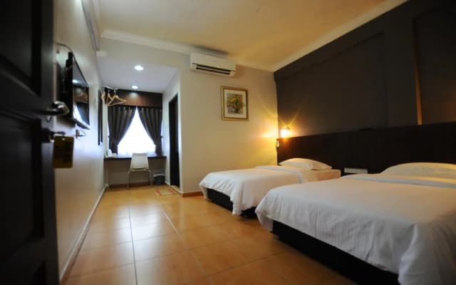 Ailang Hotel - photo 2