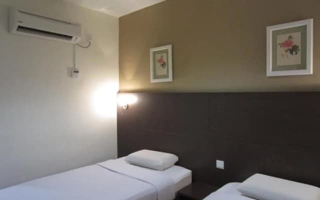 Radiant Hotel - photo 4
