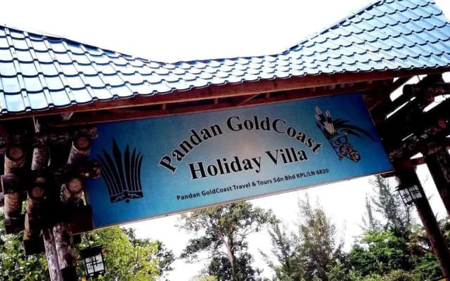 Pandan GoldCoast Holiday Villa - photo 3