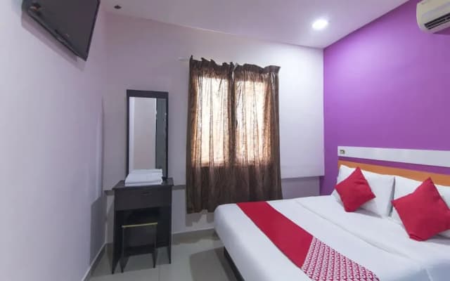 OYO 90296 Red Orange Hotel Port Klang - photo 5