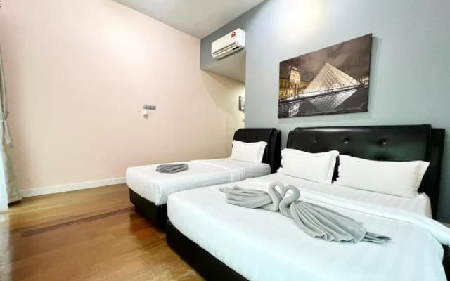 Capital O 90987 The Loft Residences Homestay @ Imago Shopping Mall 2 - photo 3