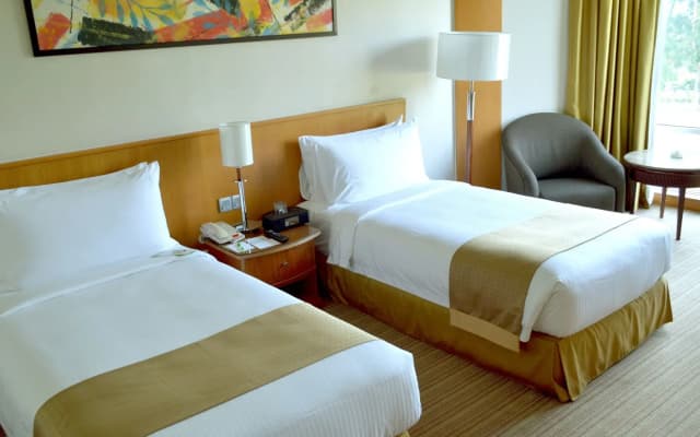 Glenmarie Hotel & Golf Resort - photo 5