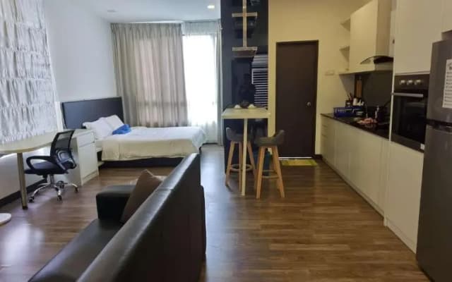 Landmark Residence 2 Service Apartment 5min to MRT 20min to KL - photo 2