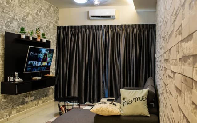 J&J Vacation Home @ Parkland Residences - photo 4