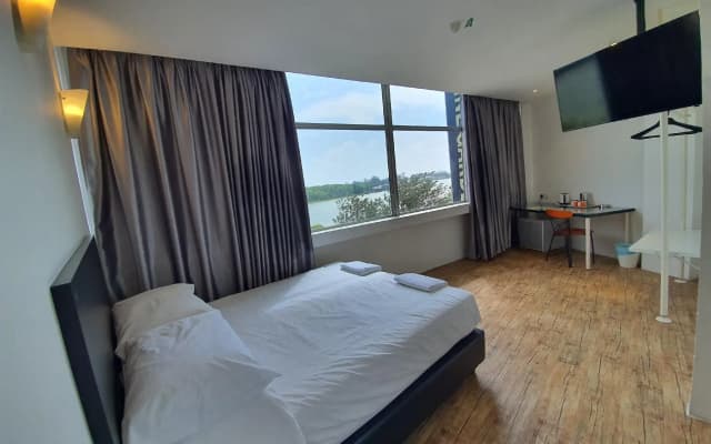 Riverine Garden Hotel - photo 3