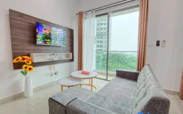 #CS9, Comfy Cybersquare Ensuite with Skyline View - photo 2