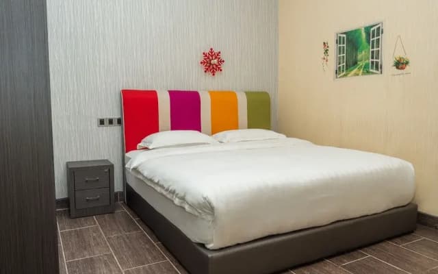 Red's Hotel - photo 3
