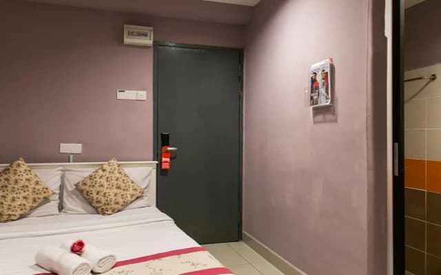 KK Hotel Kajang by OYO - photo 5