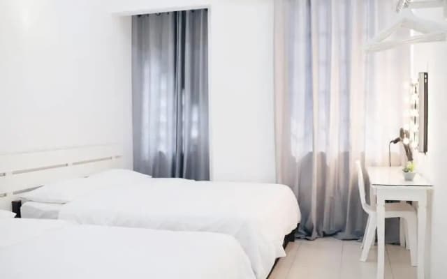 White Cottage Guest House - photo 2