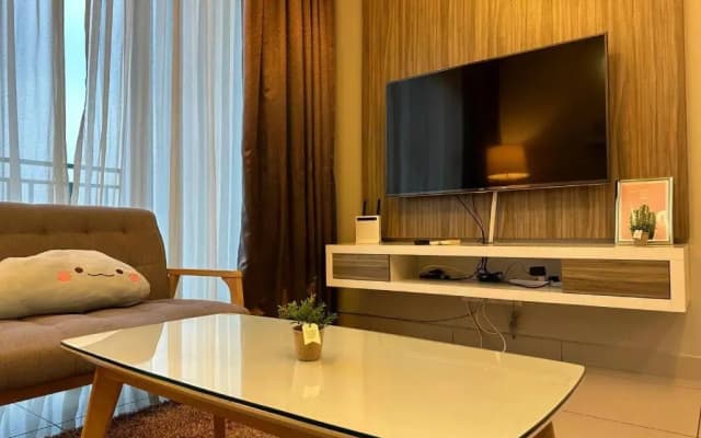 BUKIT INDAH 6pax WIFI NETFLIX 3 BEDROOM - photo 2