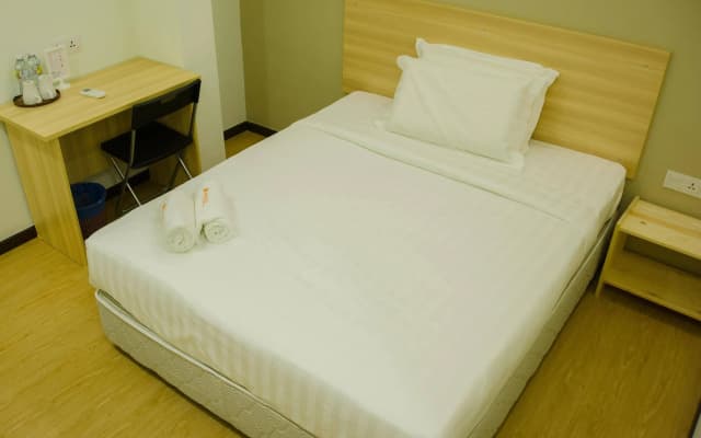 1 Orange Hotel Sungai Buloh - photo 3