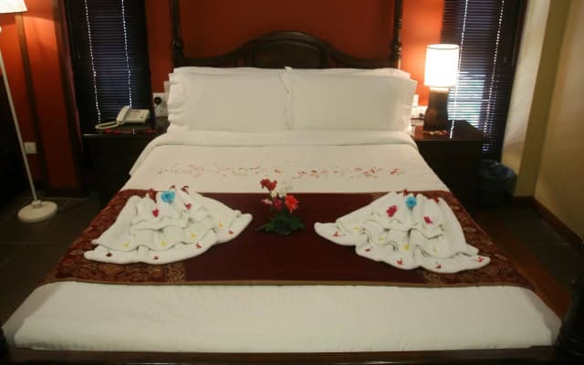 Anggun Boutique Hotel - photo 3