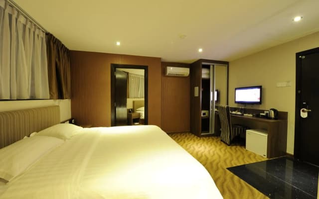 The Imperial Hotel - photo 3