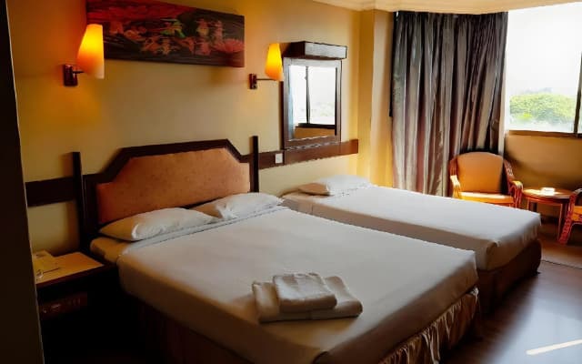 Hotel Grand Crystal - photo 3