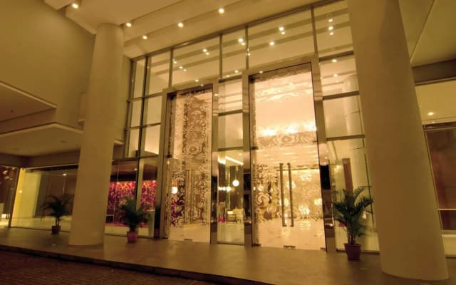 Greystone Haus Swiss Garden Residence - photo 2