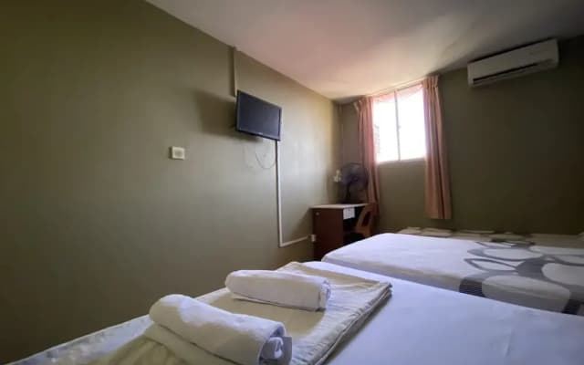 SPOT ON 89863 Hotel Fah Fah - photo 3