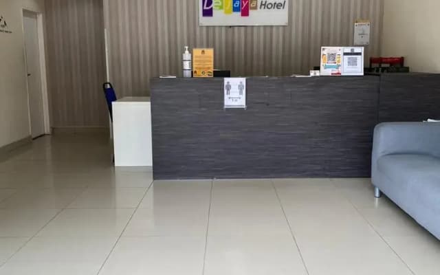 Hotel Zamburger Kota Damansara (De Jaya) - photo 2
