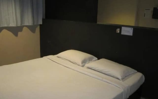 Amazon Hotel Cheras - photo 3