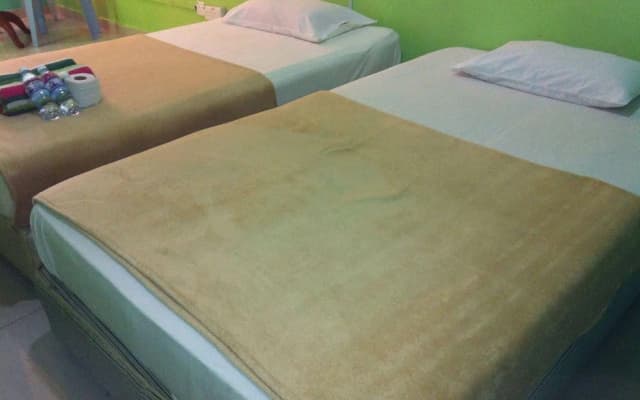 B Hotel Penang by OYO Rooms - photo 4