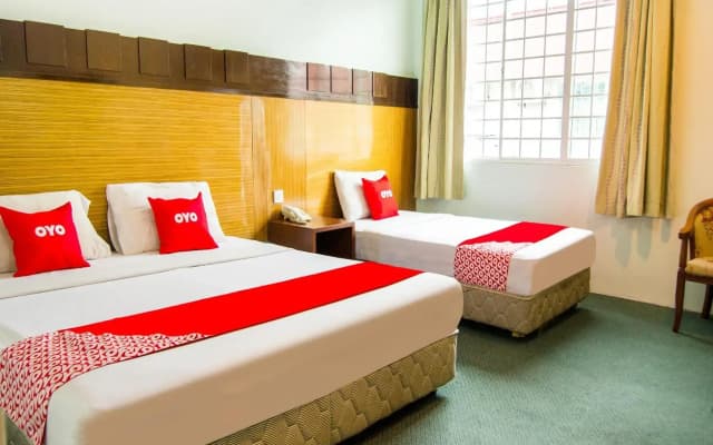 SUPER OYO 89408 Royal Hotel - photo 4