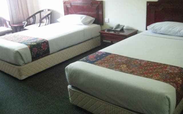 The Lanai Beach Resort - photo 2