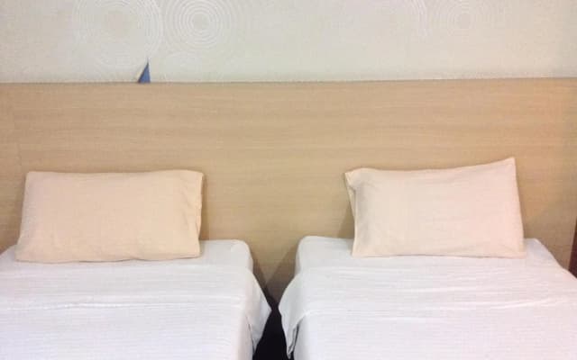 Maxim Hotel - photo 4