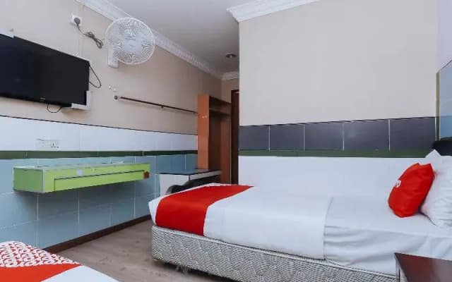Cosy Inn by OYO Rooms - photo 5