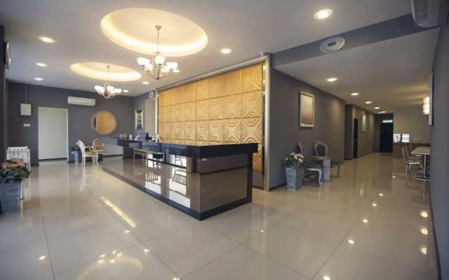 OYO 383 V3 Hotel Nusajaya - photo 2