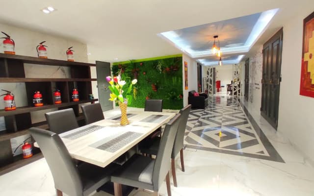 Shell Out Club Suite - photo 3