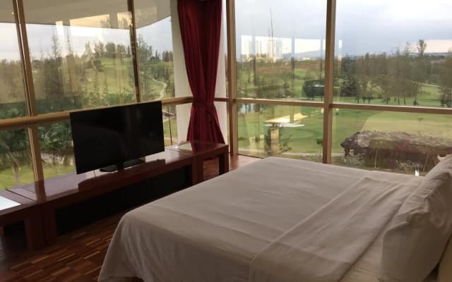 Austin Heights Golf and Hotel Resort - photo 4