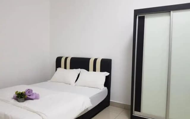 OYO Home 90418 Suriamas Suites Condominium 1 - photo 4