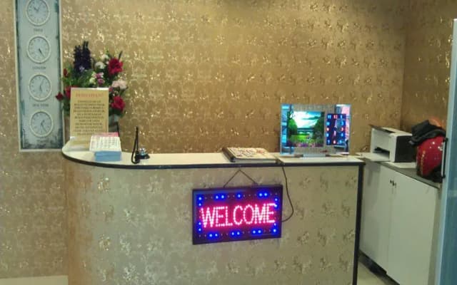 Farin Hotel Jelutong - photo 2