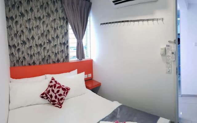 Teruntum 96 Guest House - photo 4