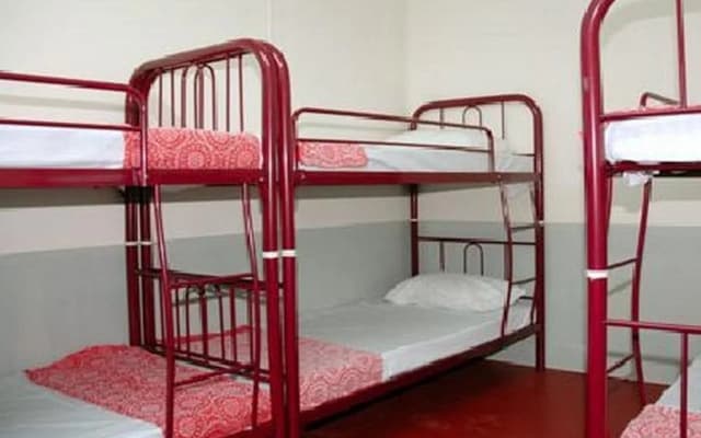 Stay-In Lodge - photo 3