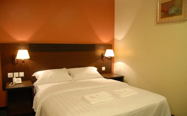 Queen Hotel - photo 5
