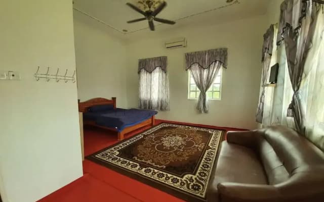 Hotel O Z Dirgahayu 313 - photo 5
