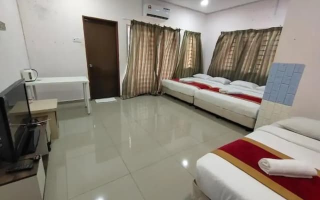 Mutiara Height Homestay - photo 4