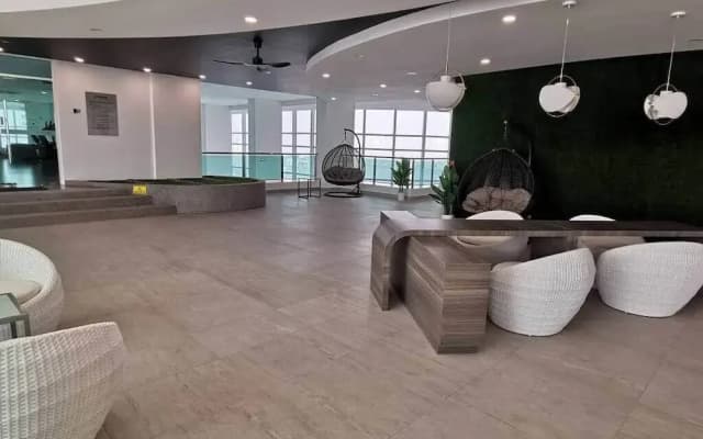 Comfy 2BR Tritower Suite Near JB Ciq, Jbcc & Capri - photo 2