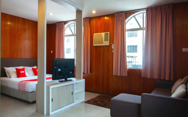 OYO 89577 Kristal Hotel - photo 2