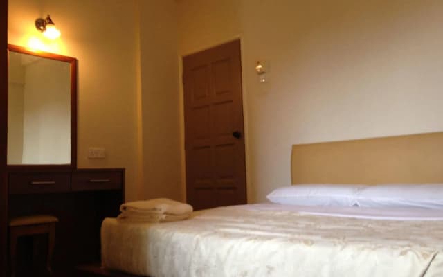 Designer Suite Apartment - photo 2