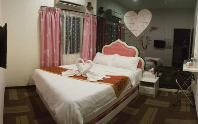 D'sney Guest House - photo 5