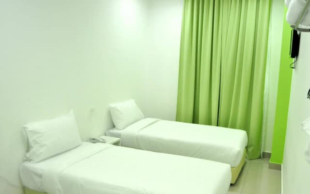 YY48 Hotel - photo 3