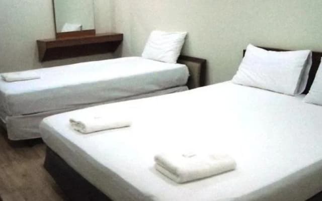 Hotel Sri Malim Sungkai - photo 4