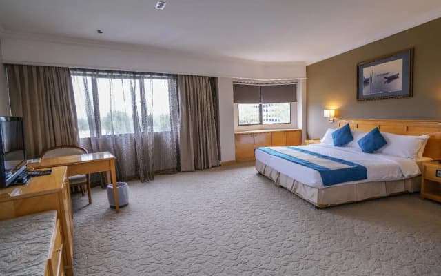Kingwood Hotel - photo 5