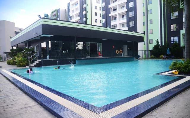 Manhattan Condo 8-11pax (2min to Aeon & Lotus) - photo 2