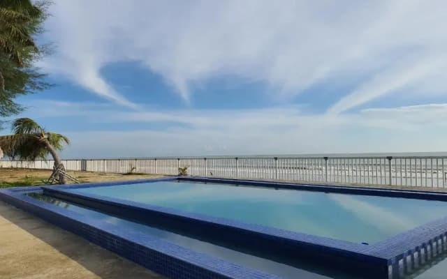 ALA Beach Lodge - Ketapang Homestay - photo 5