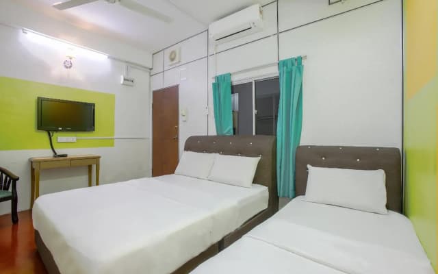 SPOT ON 89788 Musafir Transit Hotel - photo 3