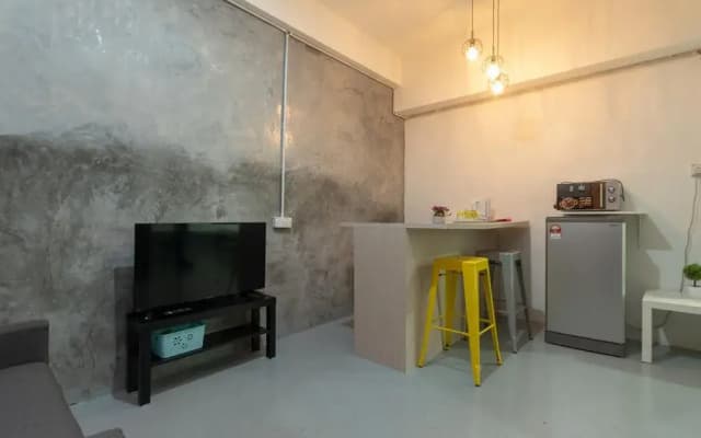 OYO 43993 Madsuite - photo 2